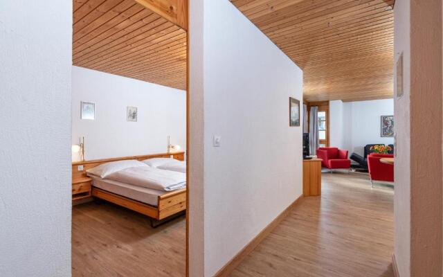 Schweizerhof Ferienwohnungen Lenzerheide 4