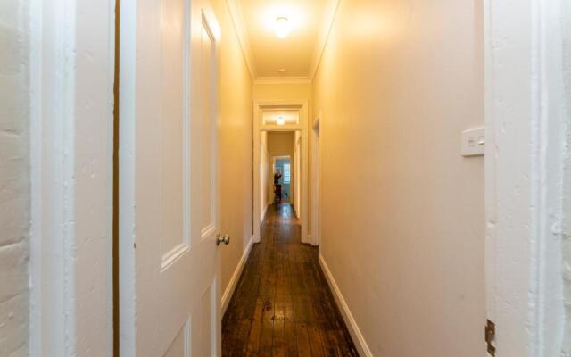 YSG The Edward Townhouse 155 - Steps To Town