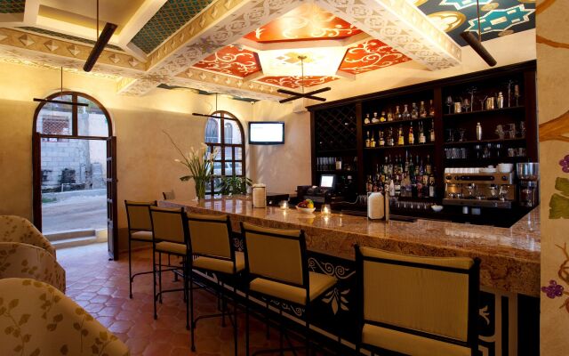 Guaycura Boutique Hotel Beach Club & Spa