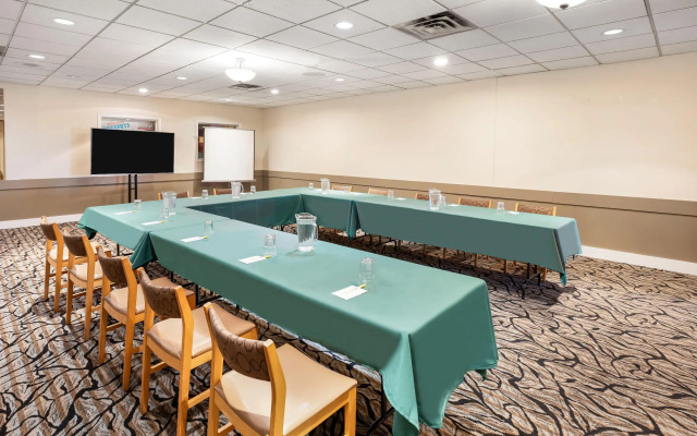 Days Inn by Wyndham Nanaimo