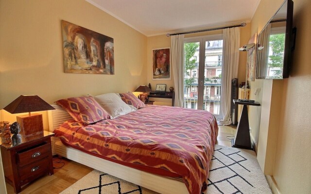 116324 - 2 person apartment near Eiffel Tower