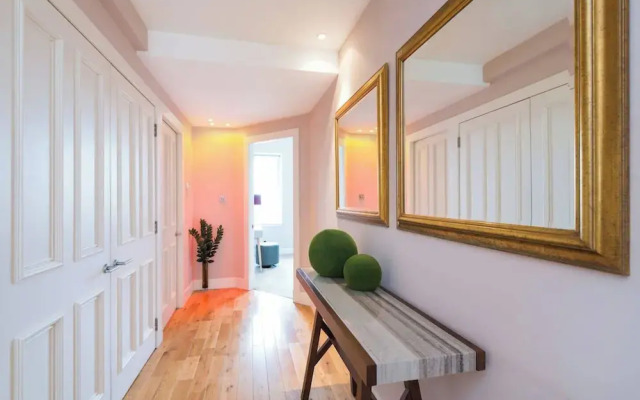 JOIVY 5-star Luxurious George Street Apartment