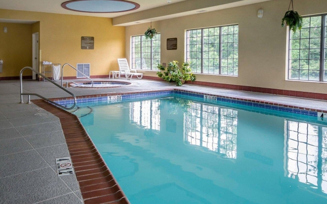 Comfort Suites