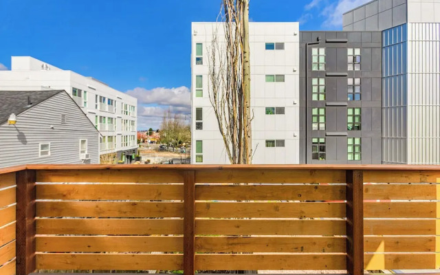 Echo Loft: A Modern Escape