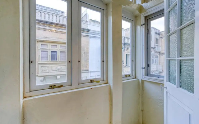 St James the Traditional 4-bed Townhouse Terrace