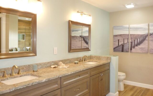 Delightful Home With Pool and Direct Boating Access