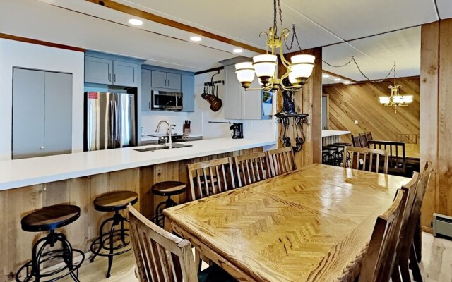 Slopeside 1849 Condos - Comfortable 3 BR Condos with Full Kitchens