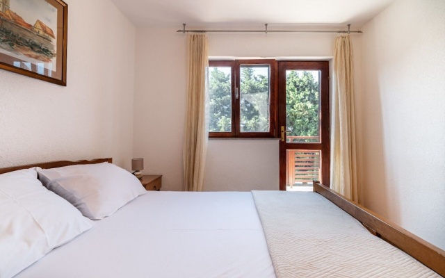 Apartments Tiho