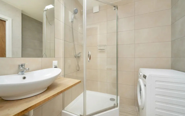 Charming Trzebnicka Apartment by Renters
