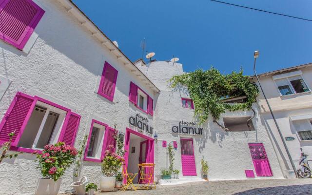 Alacati Alanur Otel