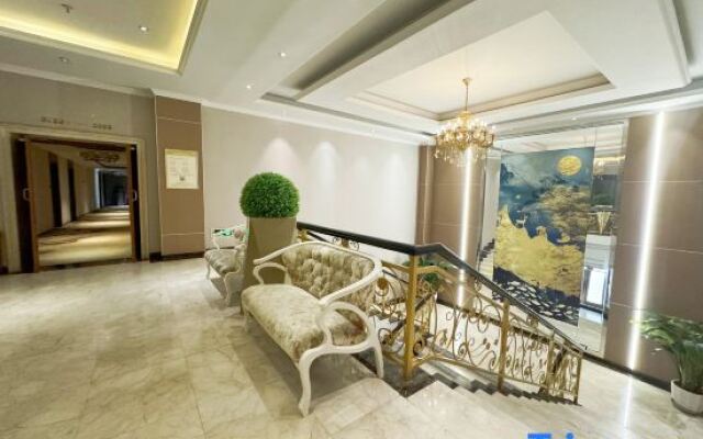 Shiji Bainian Hotel(Zhengjiayuanzi subway station store))