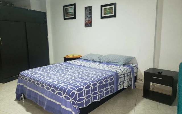 Study in the Old City of Cartagena E3m2 With Air Conditioning and Wifi - Apartment in Cartagena - Photo 3