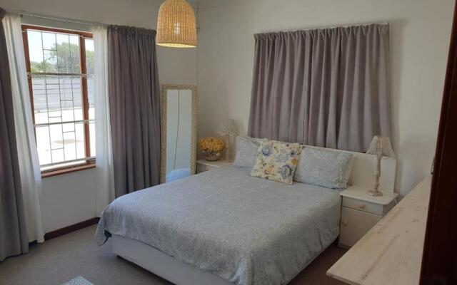 The Summer Place - Arniston Waenhuiskrans