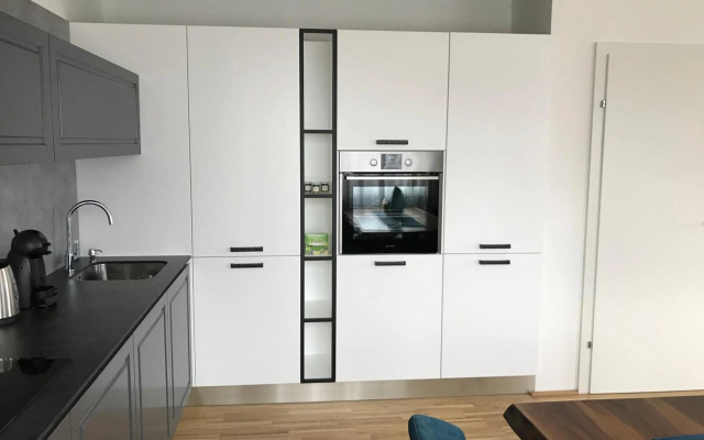 Vienna Hauptbanhof and Belvedere two bedroom apartment