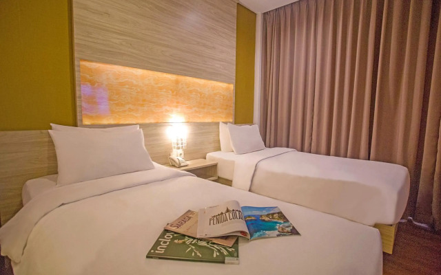 Front One Akshaya Hotel Karawang