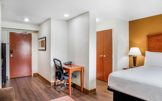 Days Inn & Suites by Wyndham Sherwood Park Edmonton