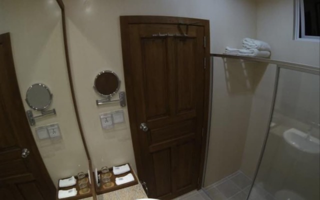 Maakanaa Lodge