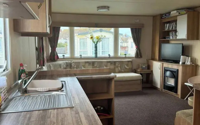 3 bed With Balcony on Lido Beach