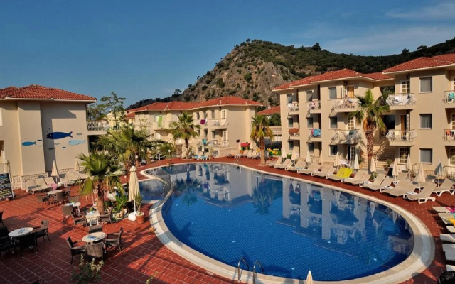 The Blue Lagoon Deluxe Hotel - Image 2