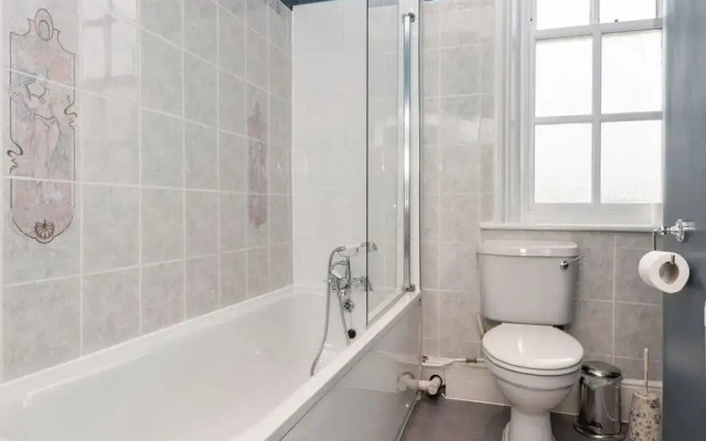 Summerfield Pub & Boutique Rooms