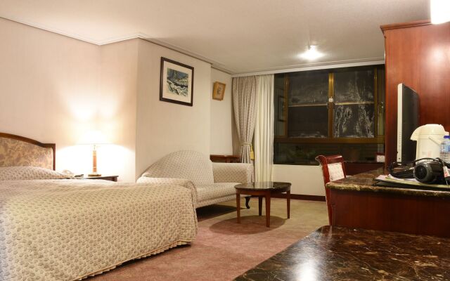 Honeymoon Hotel