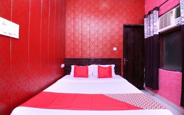 OYO 19565 Hotel Galaxy