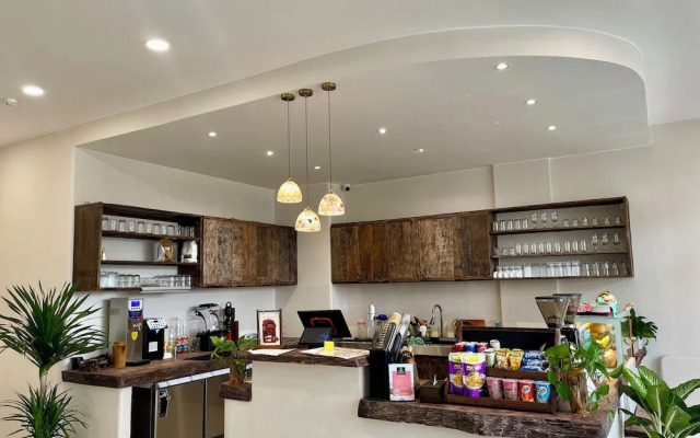 Lotus Home Cafe - Cable Car Station