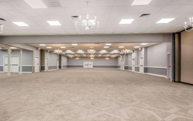 Clarion Hotel Orlando International Airport