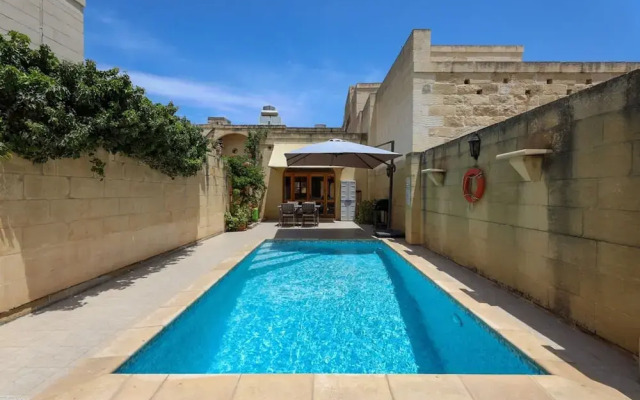 Your Rustic Retreat in Gozo With a Pool