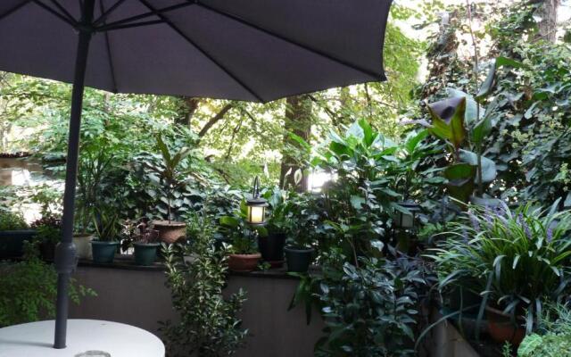 Apartments on Nikoladze 5