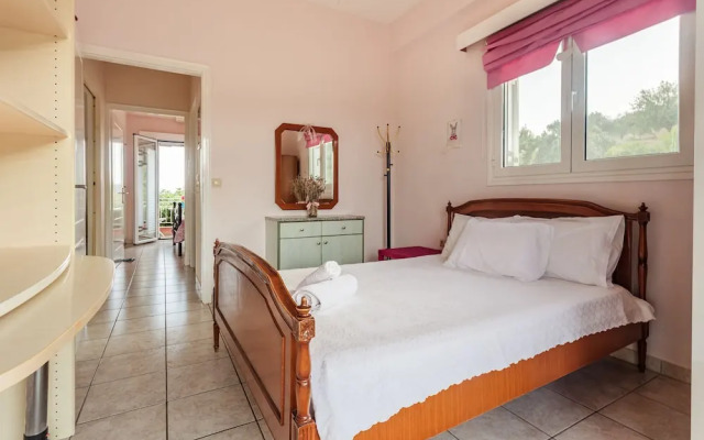 Country House with Panoramic View And Beach Access