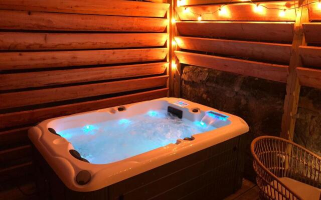 Studio Cosy, Jacuzzi et petit déjeuner