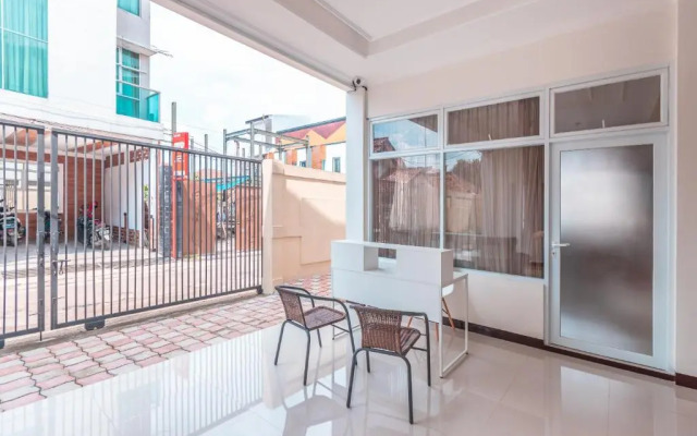 OYO Life 2658 Kost Rasyamada