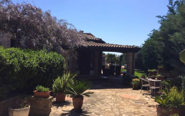 House with 3 Bedrooms in San Vito Dei Normanni, with Enclosed Garden And Wifi - 9 Km From the Beach