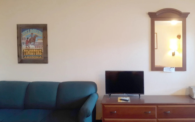Budget Host Inn Tombstone
