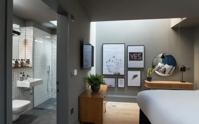 Hiding Space - Trim Street Apartments
