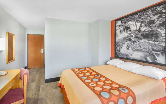 Super 8 by Wyndham Waynesburg