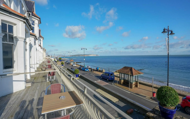 OYO Shanklin Beach Hotel