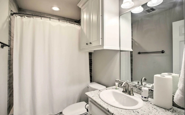 Modern Houston Townhome Near The Woodlands