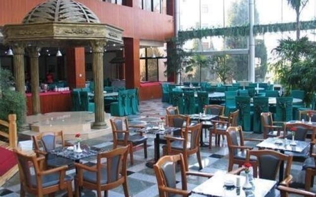 Shuangyang Hotel