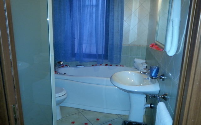 Hotel Happy Days