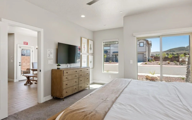 Zion's Paradise 6 Bedroom Townhouse