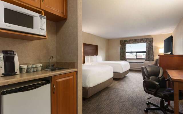 Days Inn & Suites by Wyndham Brooks