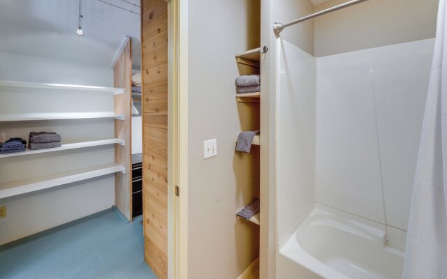 Ketchum Mountain Retreat: Central Location!