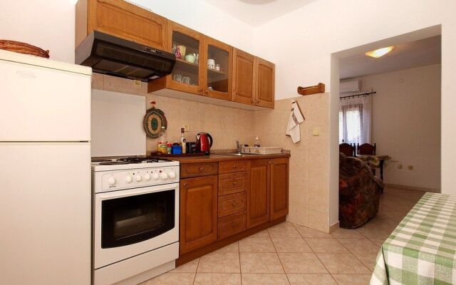 Apartment 1858