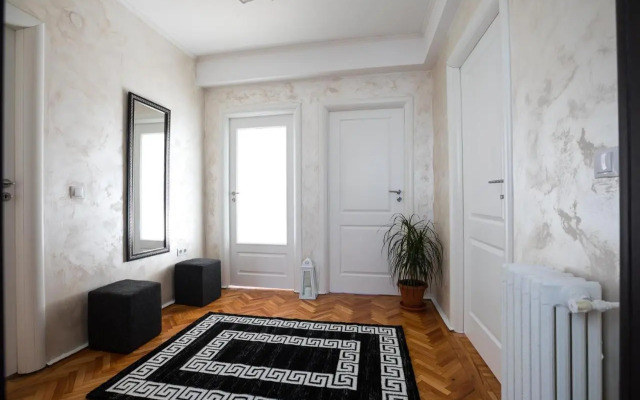 White Spacious Apartment