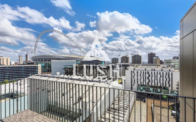Lush Apartment London Designer Outlet