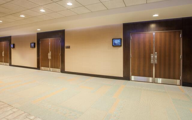 Crowne Plaza Lombard Downers Grove by IHG