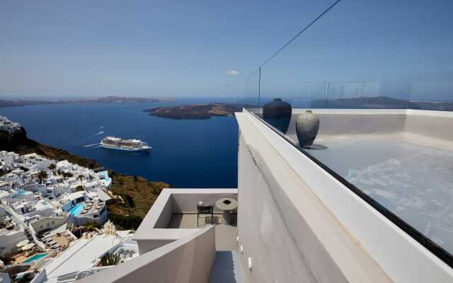 Damigos Caldera World