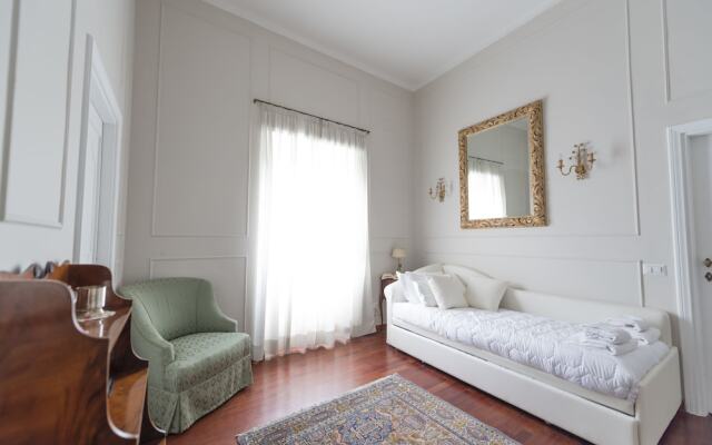 Rent In Rome - Appartamento Frezza